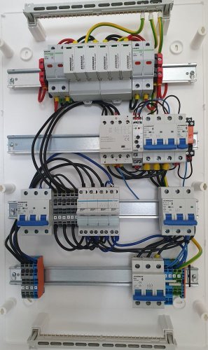 Rozvaděč DC+AC pro FVE do 40A manuální - Základ