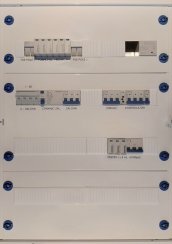 Rozvaděč DC+AC pro FVE do 40A 96M manuální Max. oceloplech