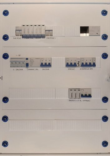Rozvaděč DC+AC pro FVE do 40A 96M manuální Max. oceloplech